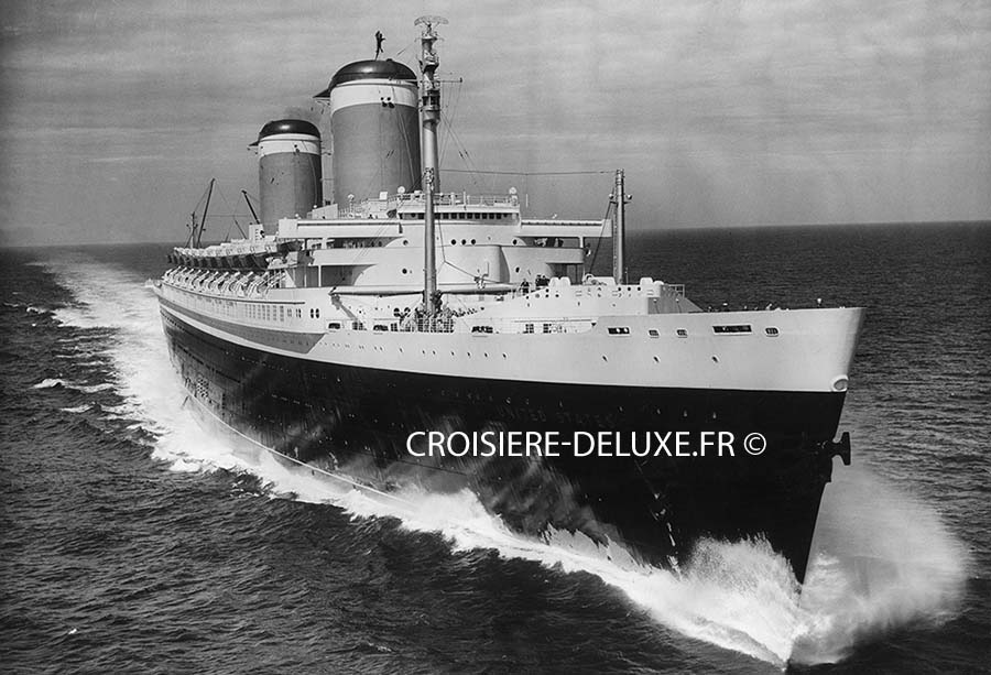 SS United States avant sa transformation en bateau de luxe