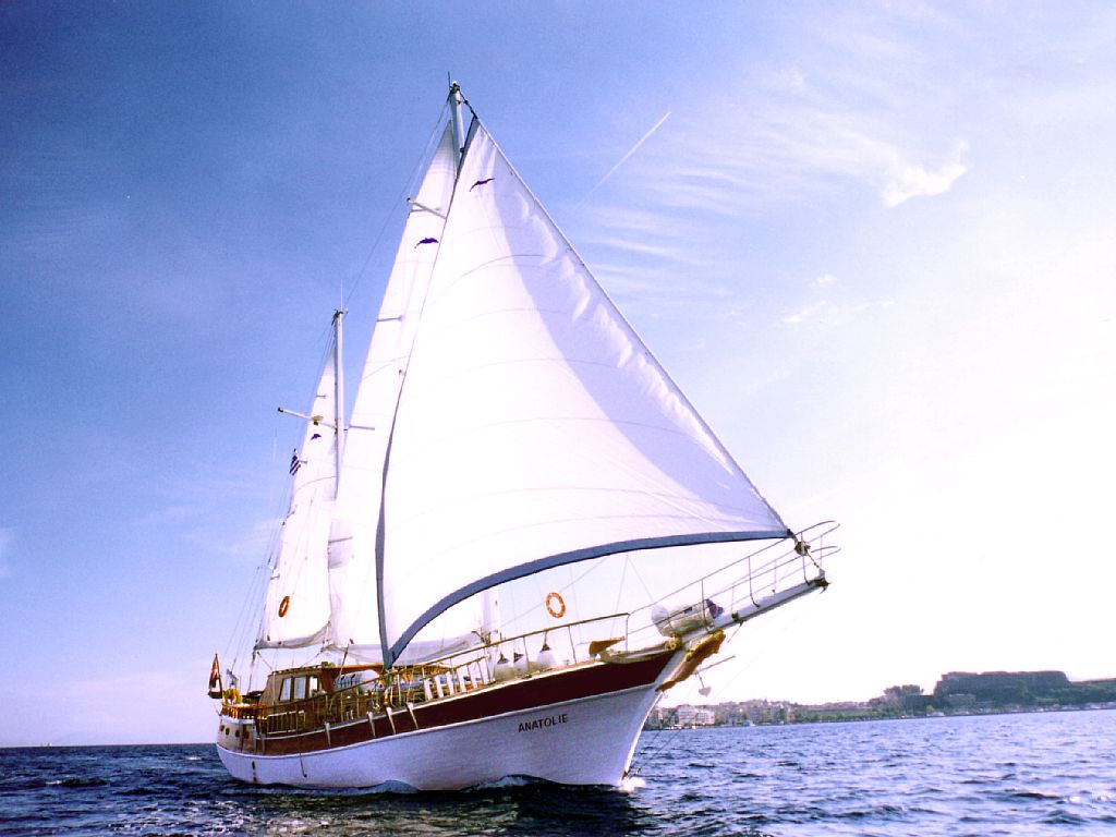 Croisière îles grecques à bord d'une goélette traditionnelle