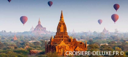 Vue de la ville de Bagan à Mynamar depuis un montgolfier